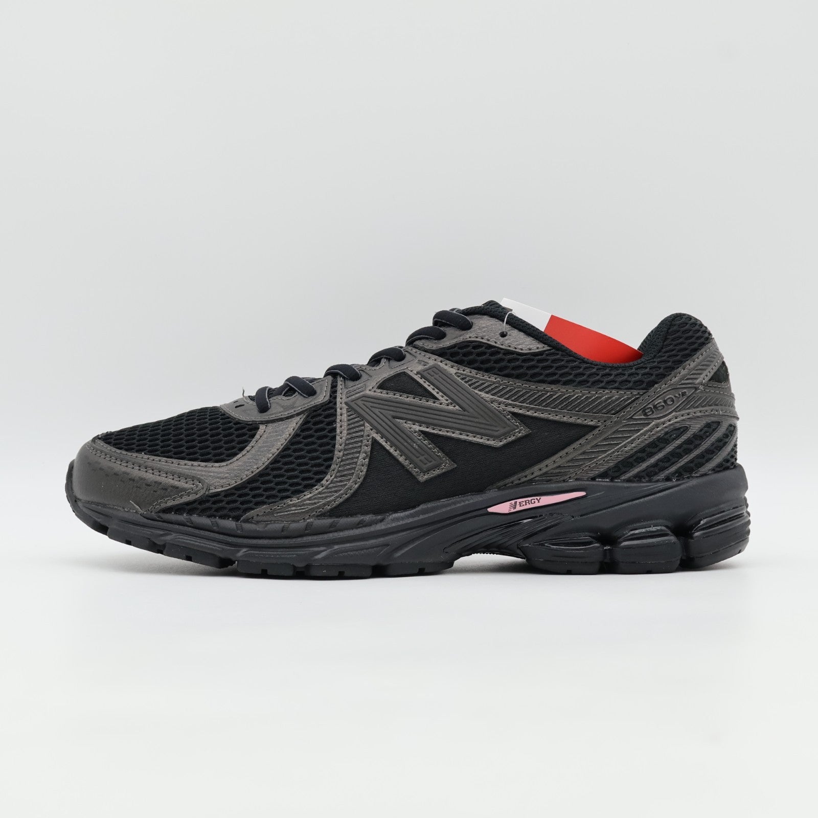 ML860PH2 New Balance 860V2 Black Black Metallic Pink Taffy (Men's)