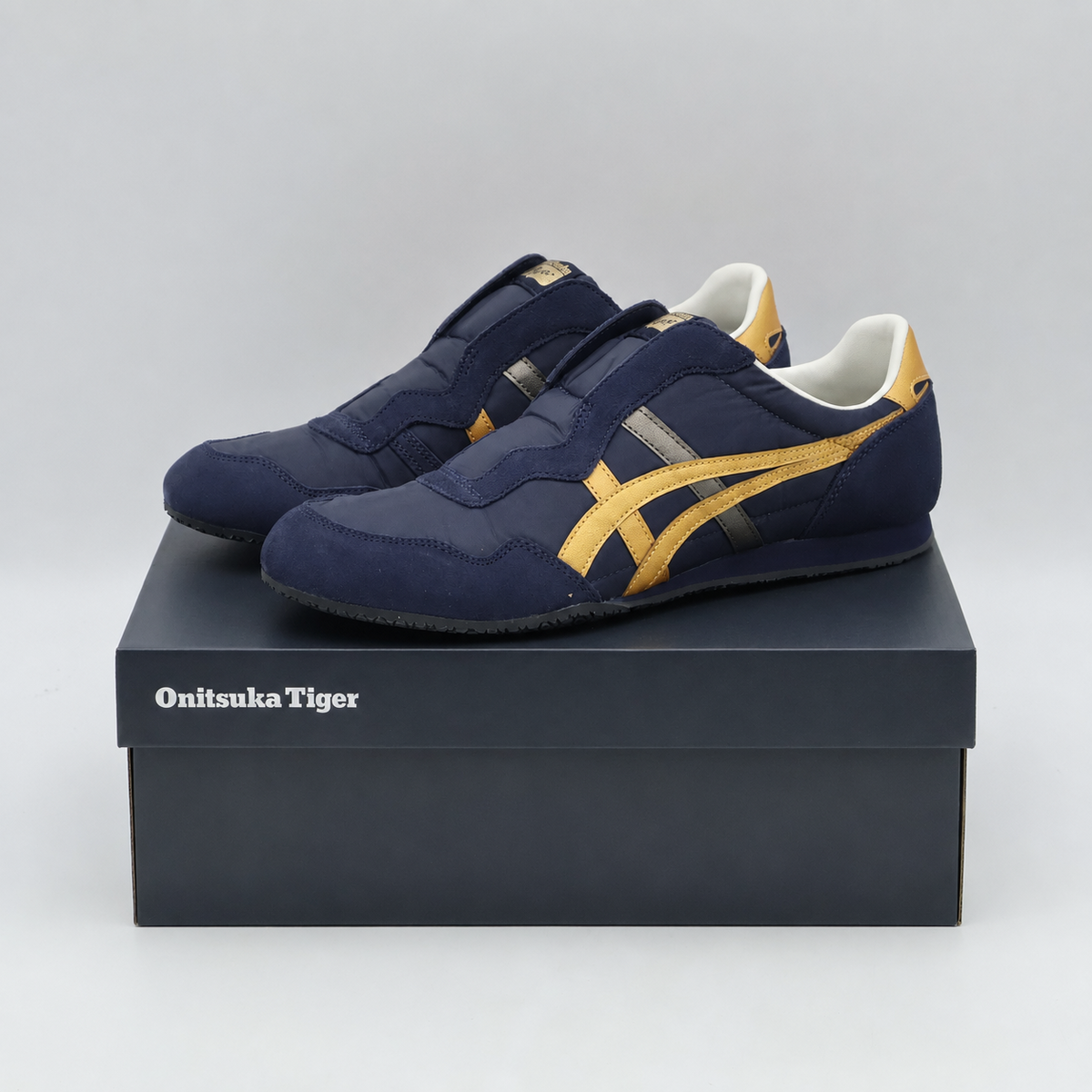 1183C615-400 Onitsuka Tiger Serrano Slip-On Midnight/Pure Gold (Men's)