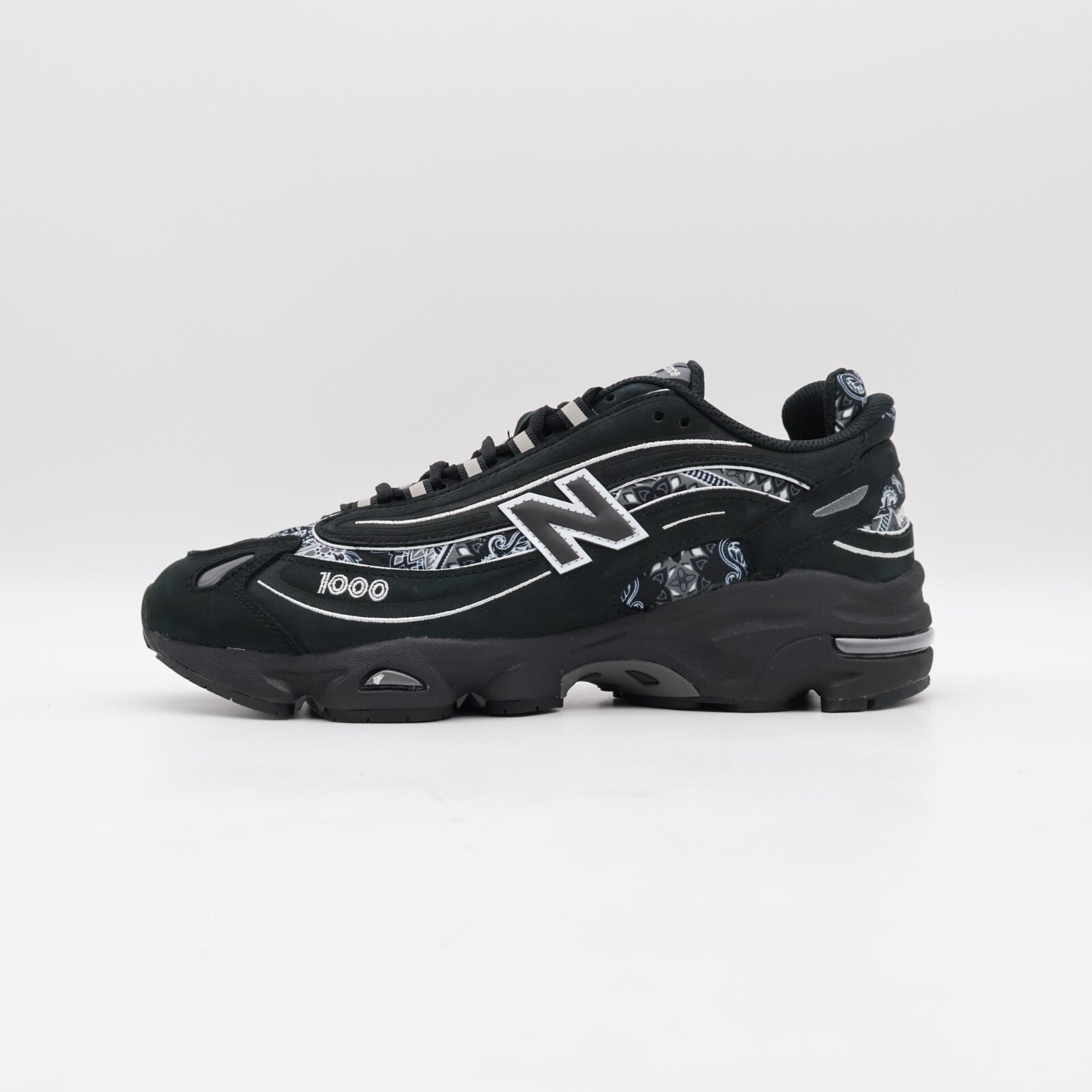 M1000AP atmos New Balance 1000 bandhnu Black Paisley (Men's)