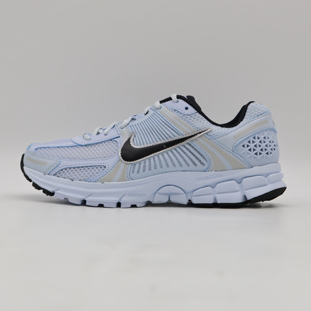FJ2028-401 Nike Zoom Vomero 5 Blue Tint Platinum Tint Metallic (Women's)