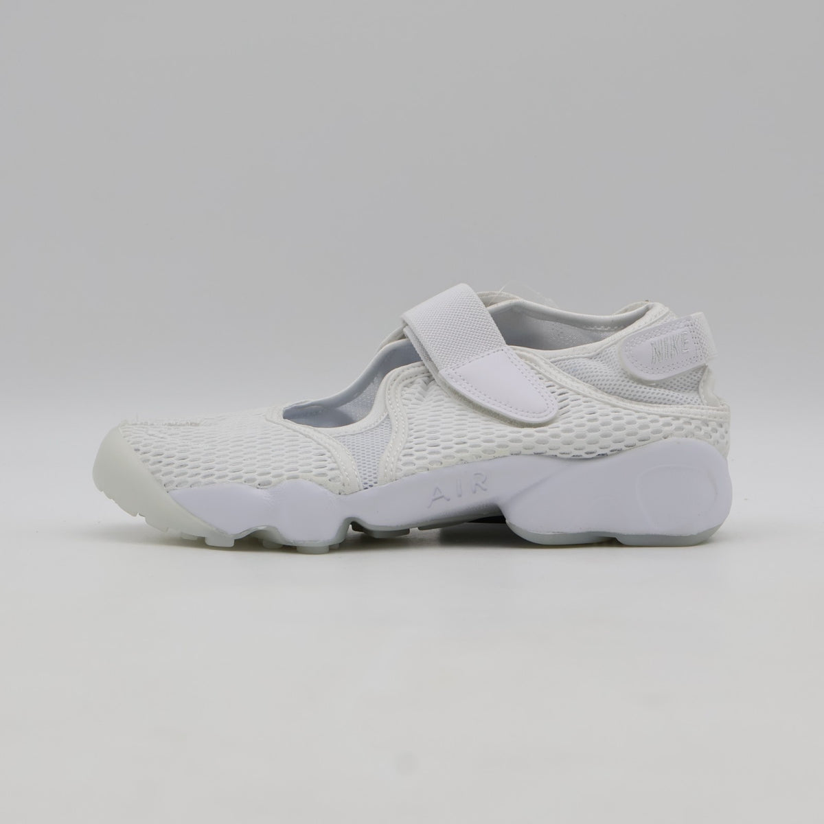 848386-100 Nike Air Rift Breathe "Pure Platinum" (Women's)