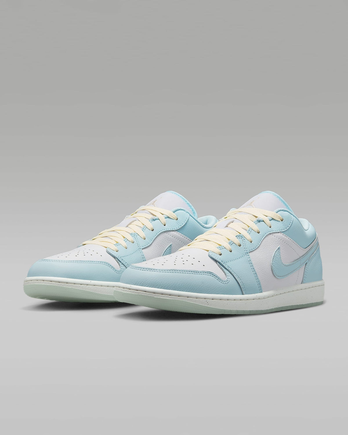 HJ5999-400 Nike Air Jordan 1 Low SE Glacier Blue Summit White Guava Ice (Men's)