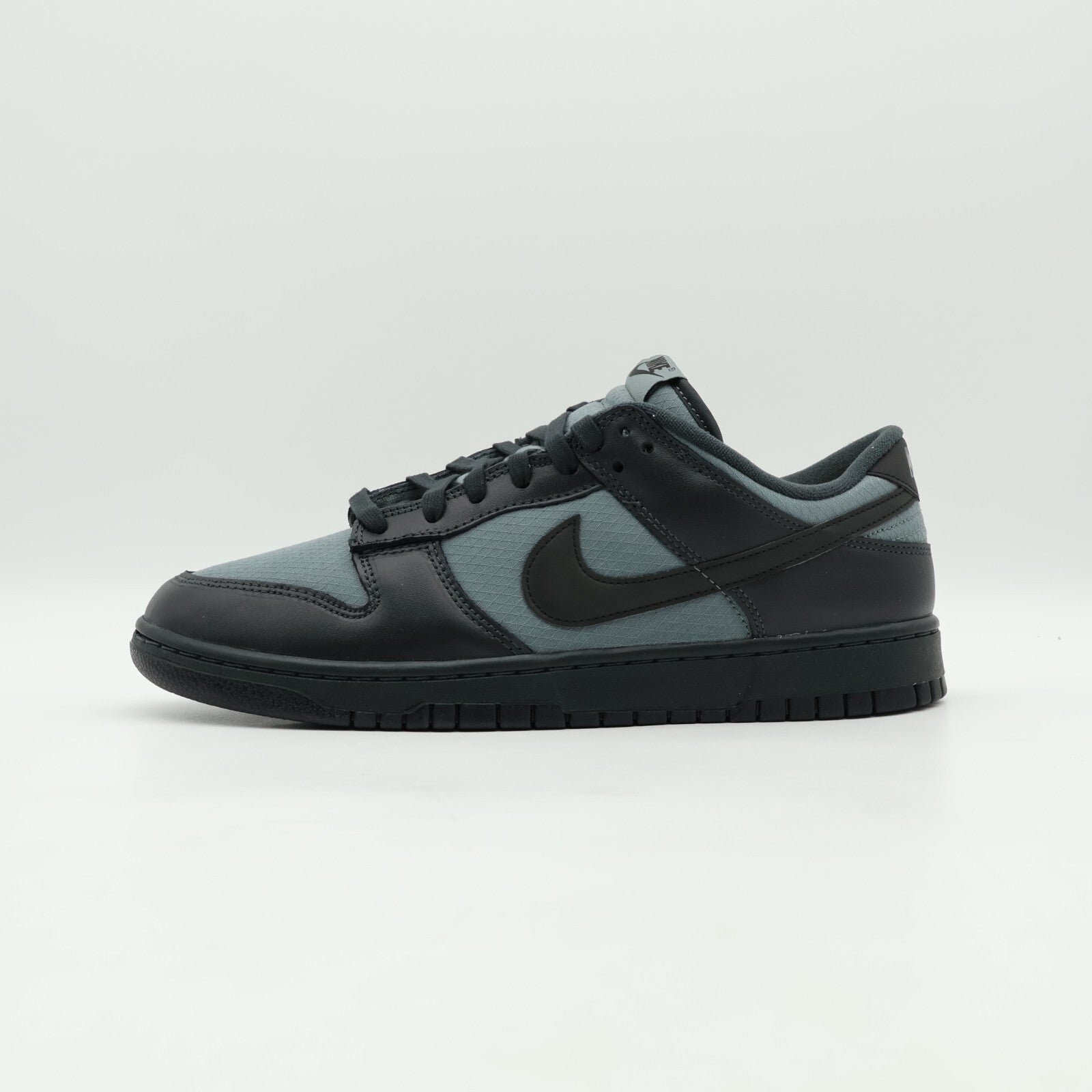 FZ3052-001 Nike Dunk Low Retro SE Off Noir Smoke Grey Anthracite Black (Men's)