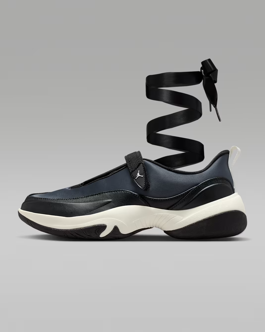 IB8597-001 Nike Jordan Pointe Black Sail (Women's)