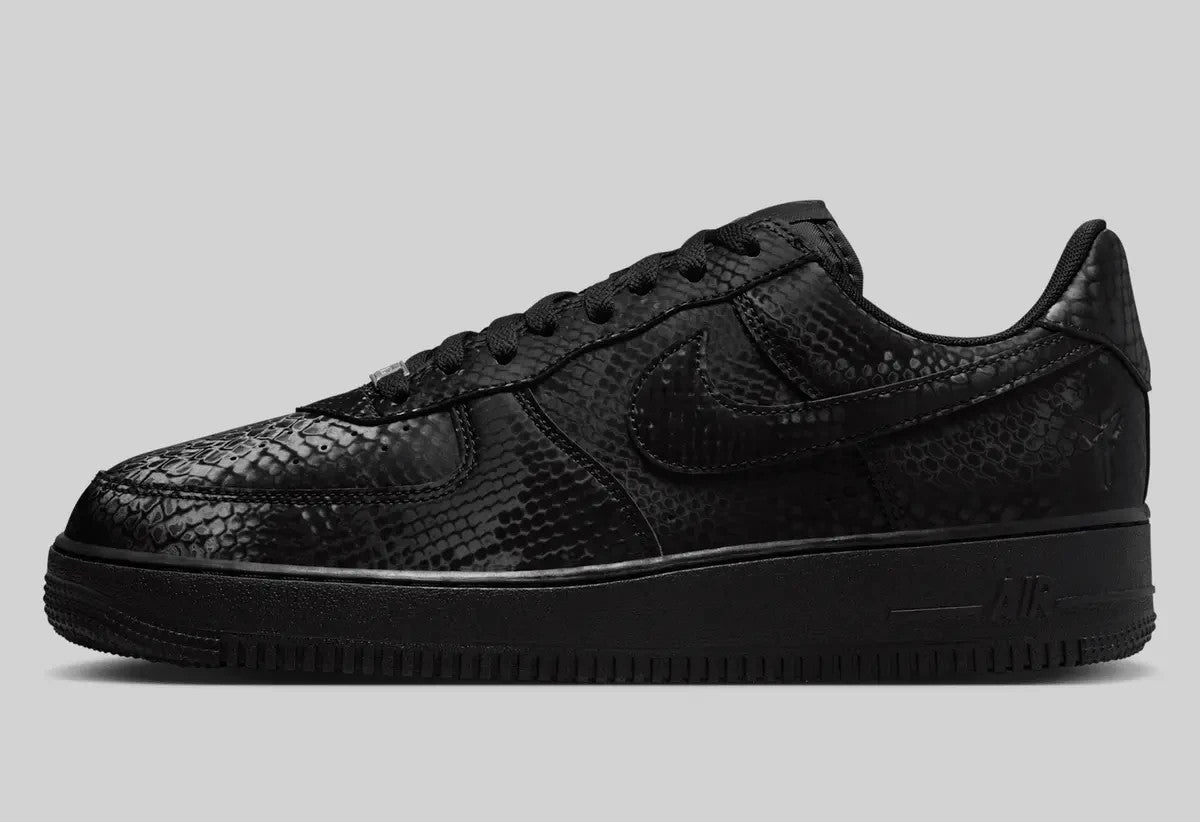 IB0018-003 Kobe Bryant à Nike Air Force 1 Low Triple Black (Men's)