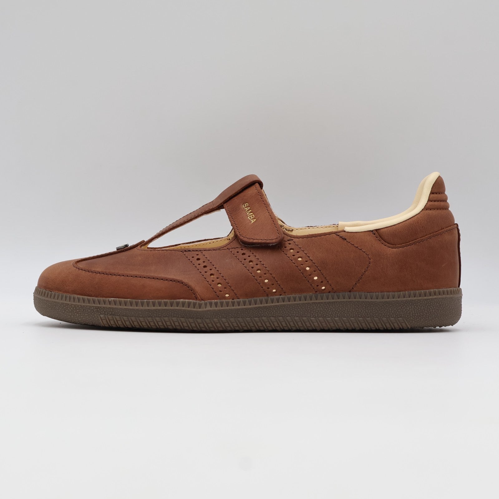 HP7130 adidas Samba Jane Supplier Colour Sand Strata (Women's)