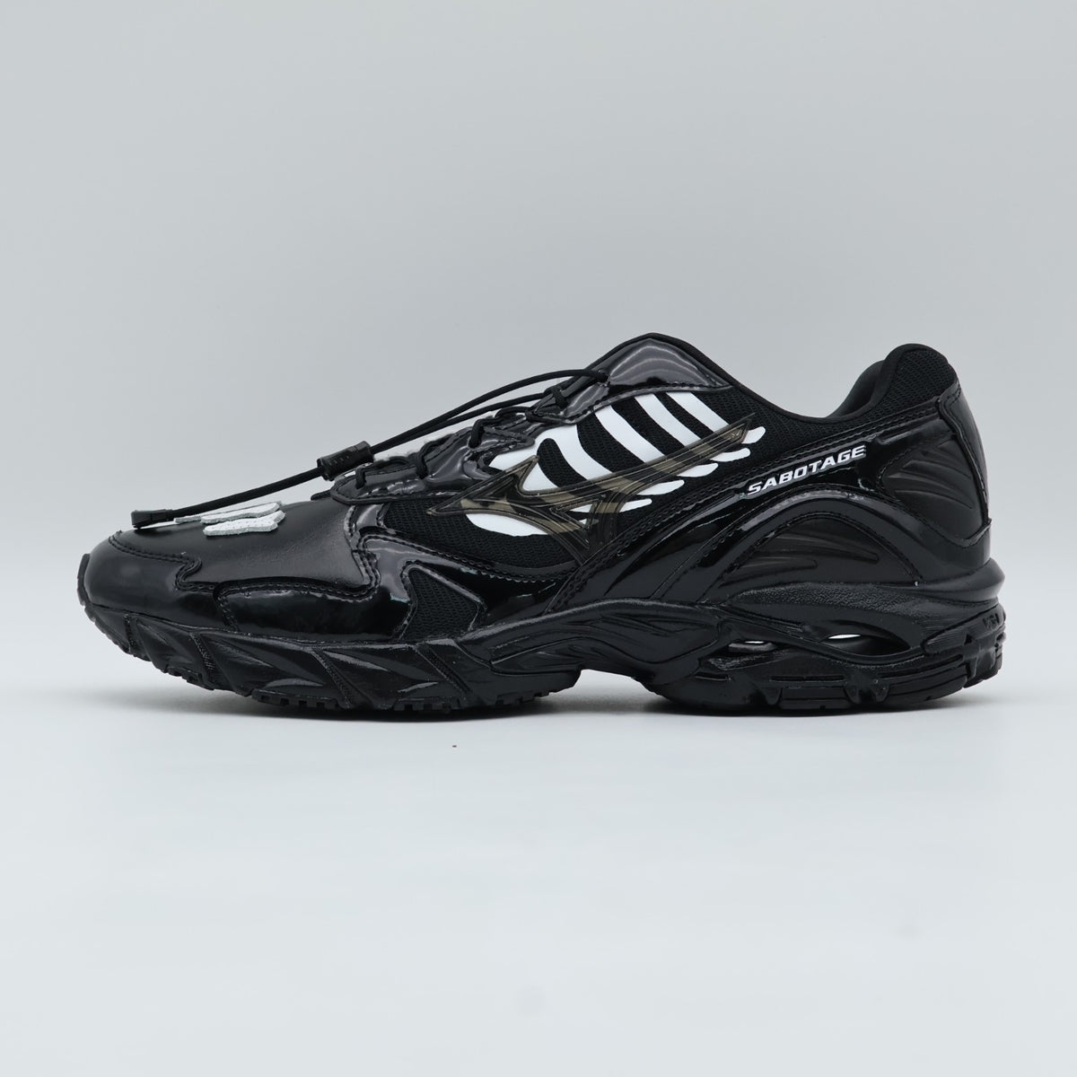 D1GD252601 SBTG Mizuno Wave Rider 10 Black Black White (Men's)