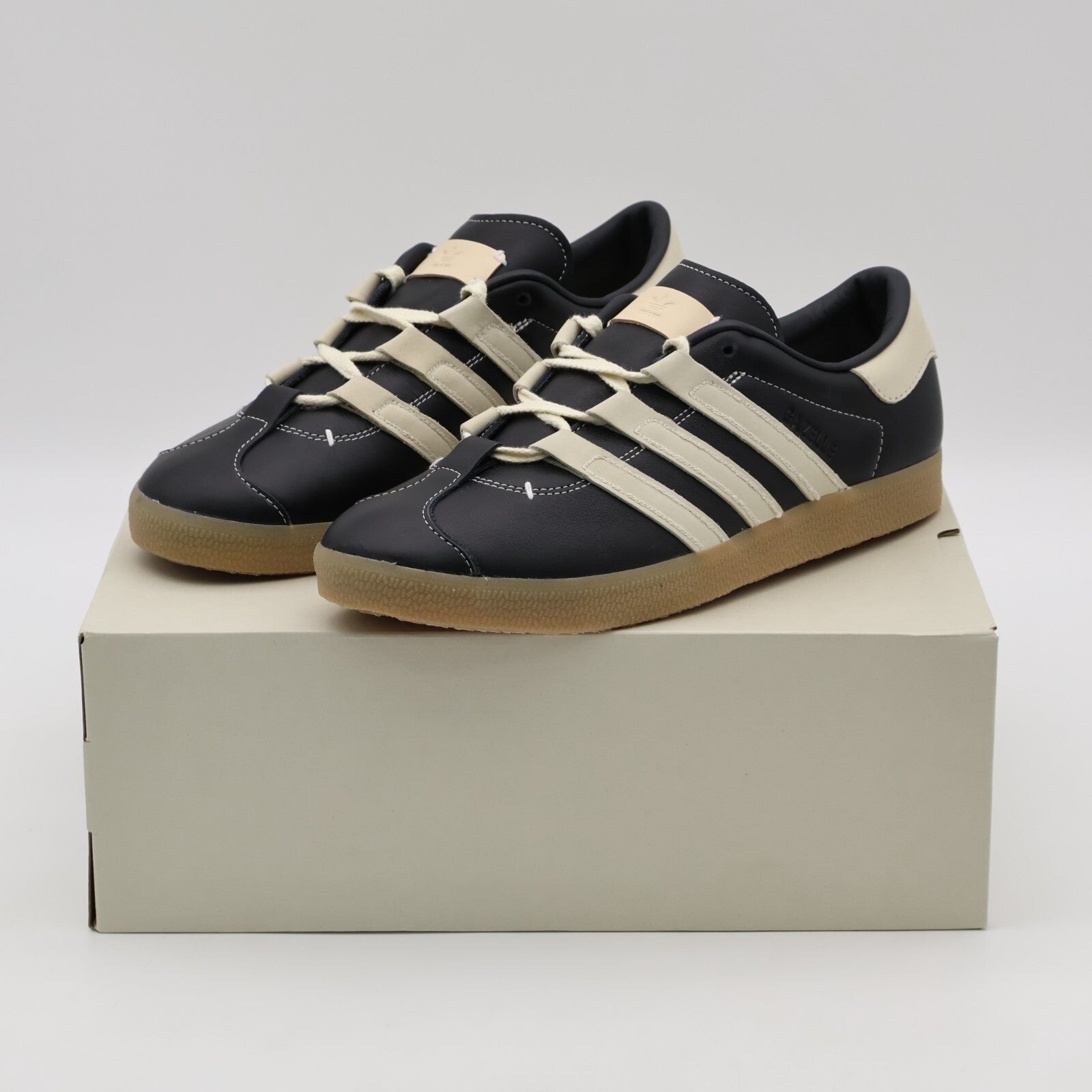 ID3517 FOOT INDUSTRY adidas Originals Gazelle Core Black Cream White (Men's)