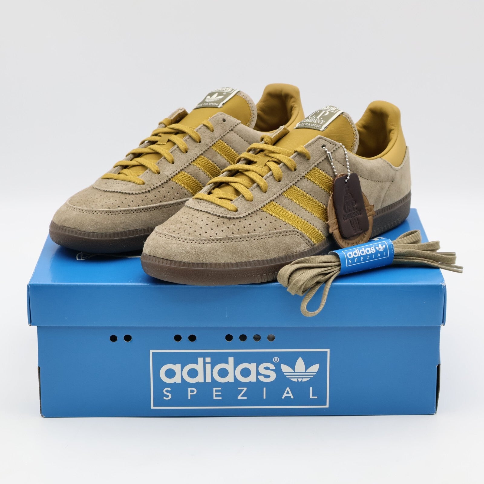 JR5288 C.P. Company à adidas Originals Wimberly Spezial Tech Khaki (Men's)