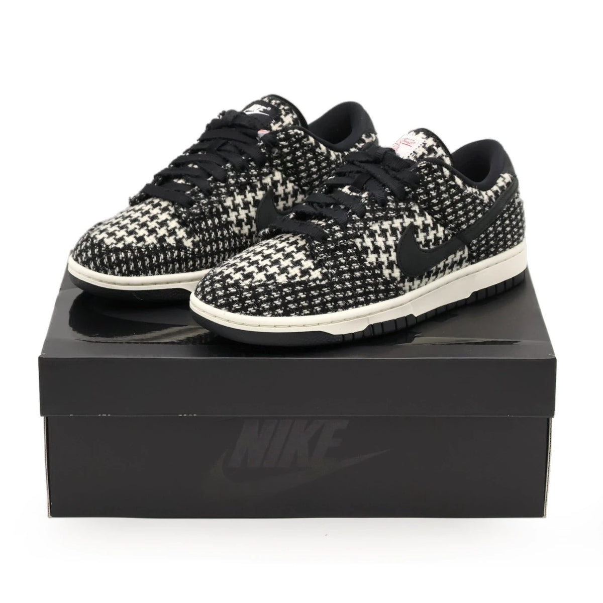 HQ5036-901 Harris Tweed Nike Women's Dunk Low Black Phantom (Women's
