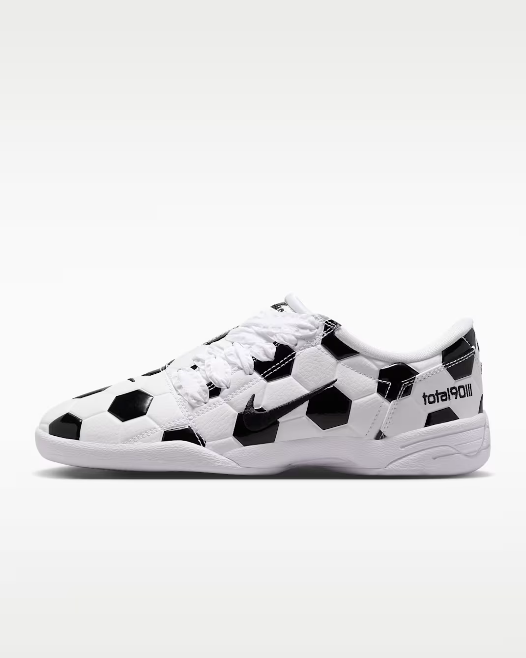 IO2388-100 Nike Total 90 Soccer Ballm White Black (Women's)