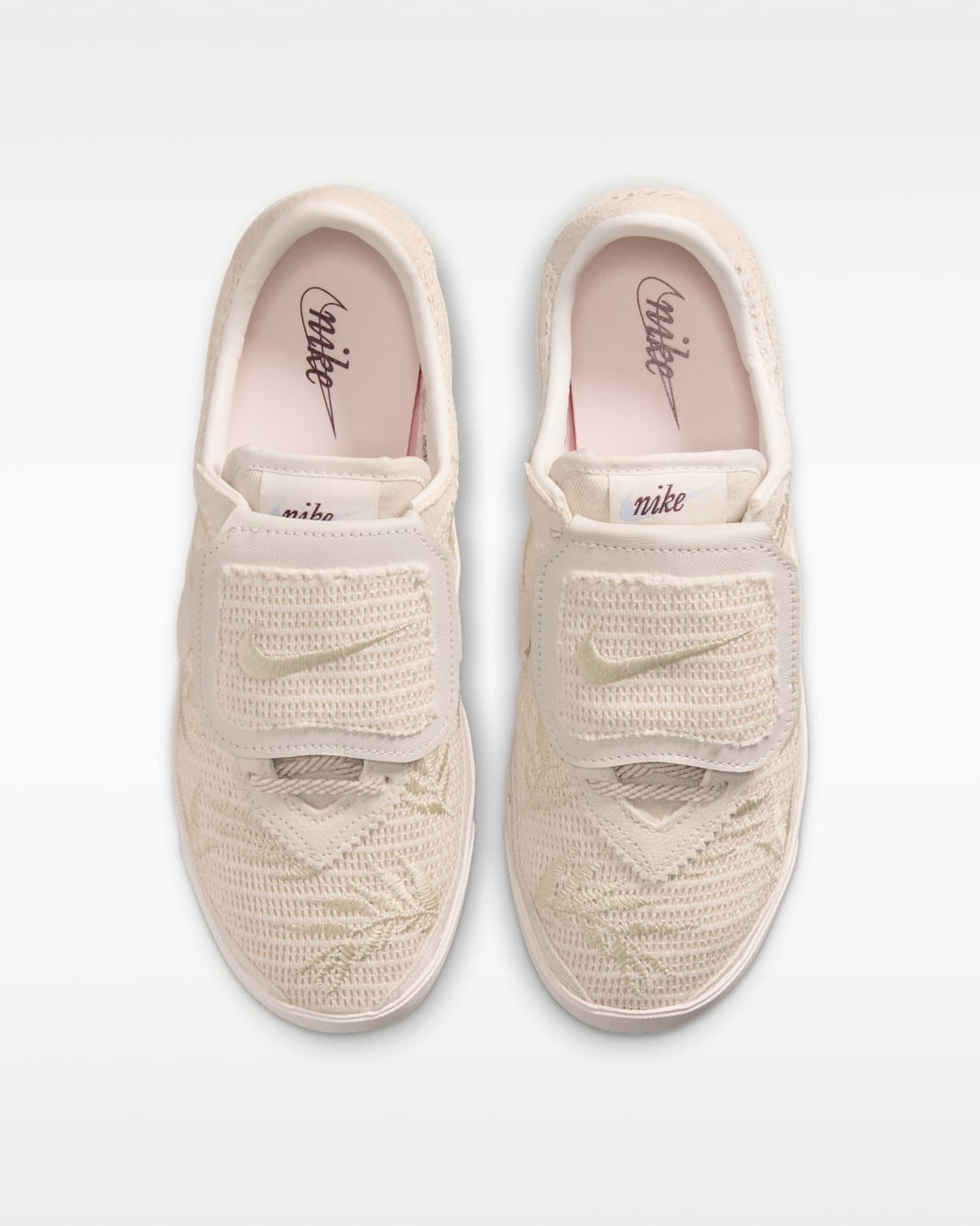 IW4937-006 Nike Astro Grabber Textile Phantom (Women's)