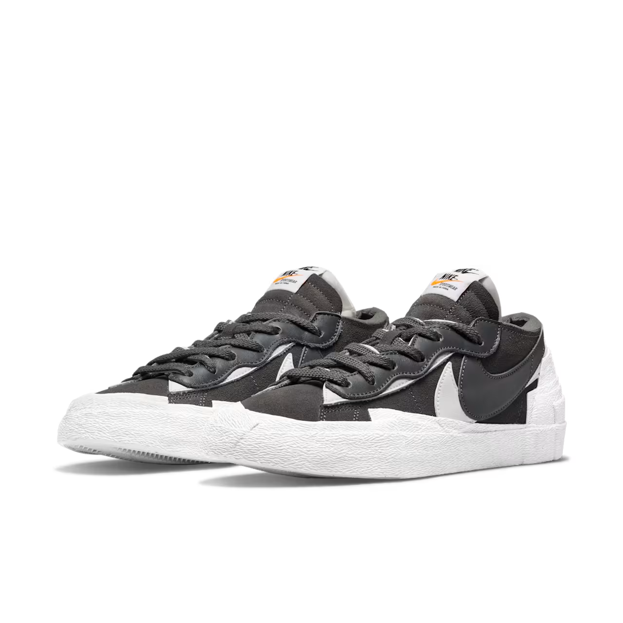 DD1877-002 Sacai à Nike Blazer Low "Iron Grey" (Men's)