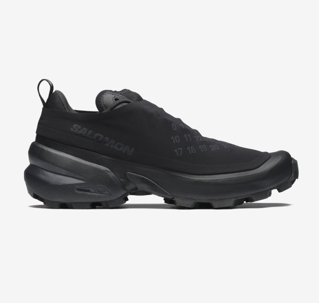 L49186400 MM6 Maison Margiela à Salomon Cross Dust "Black"