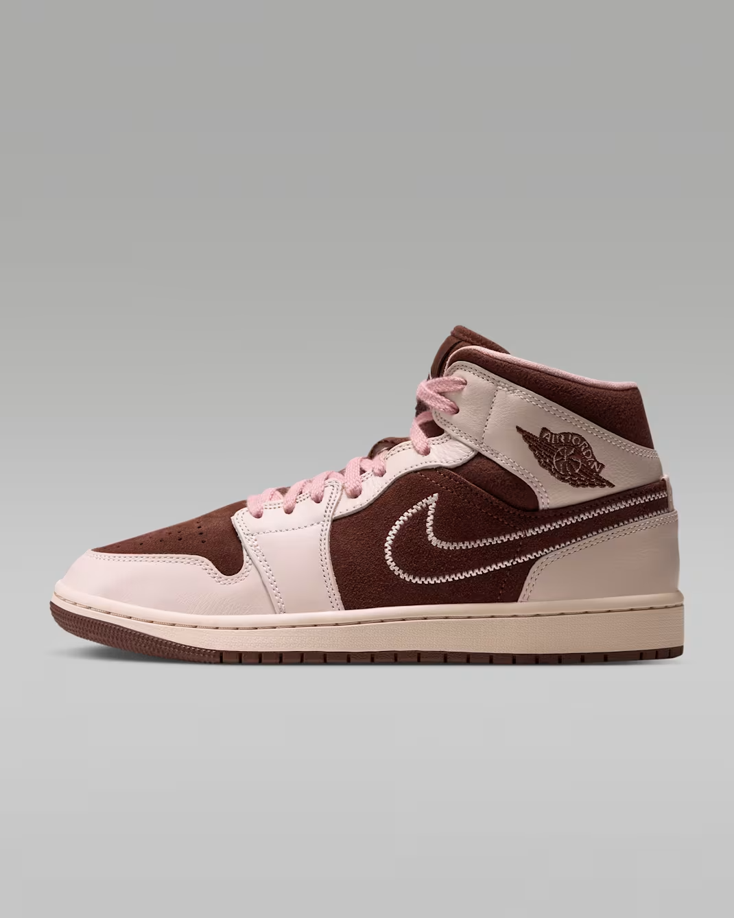 IQ7607-200 AIR JORDAN 1 MID SE (Women's)