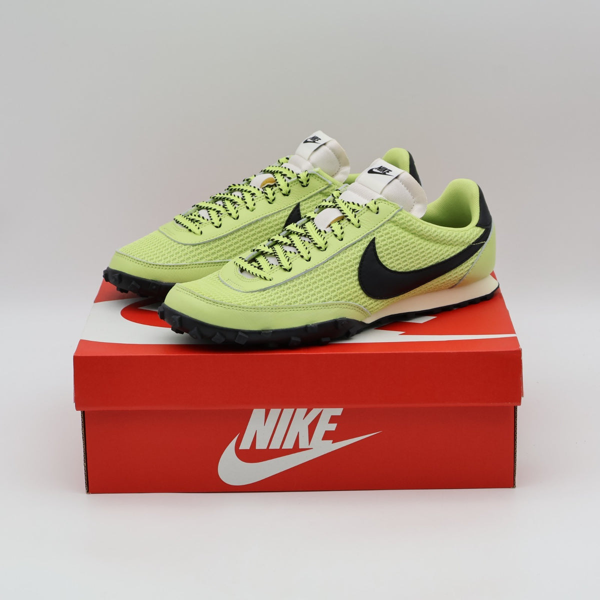 IM8673-300 Nike Waffle Racer SE "Limelight/Black"
