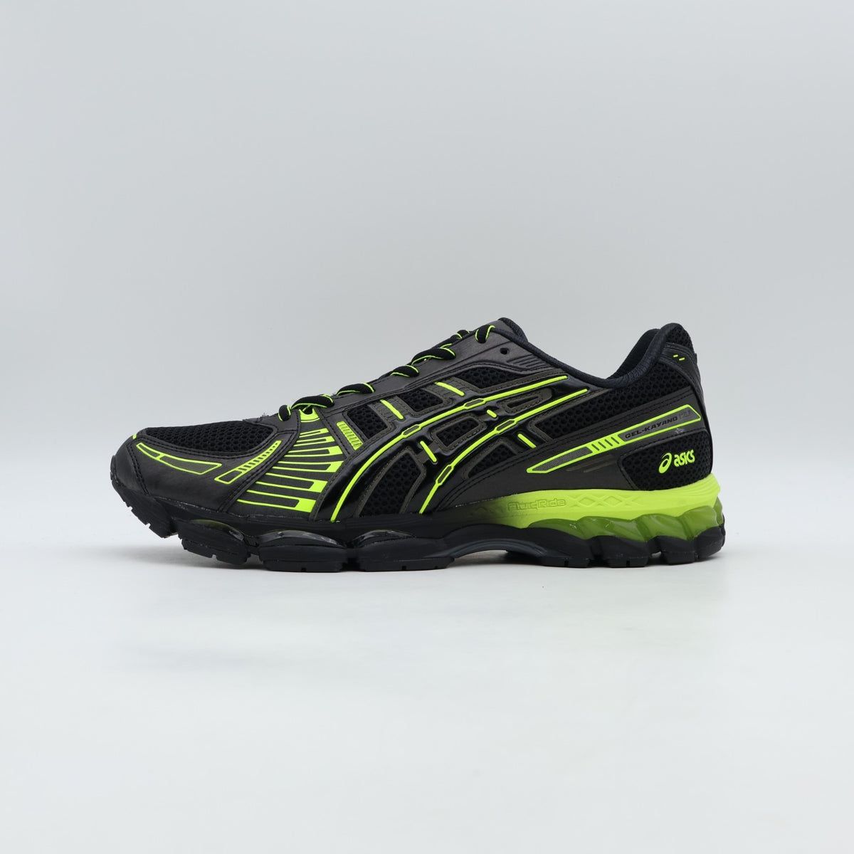 1203B227-001 atmos à Albino & Preto à Asics Gel-Kayano 12.1 (Men's)