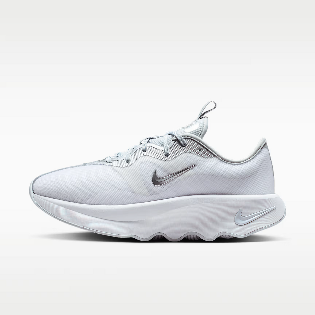 II7278-101 Nike Motiva 2 White/Pure Platinum (Women's)