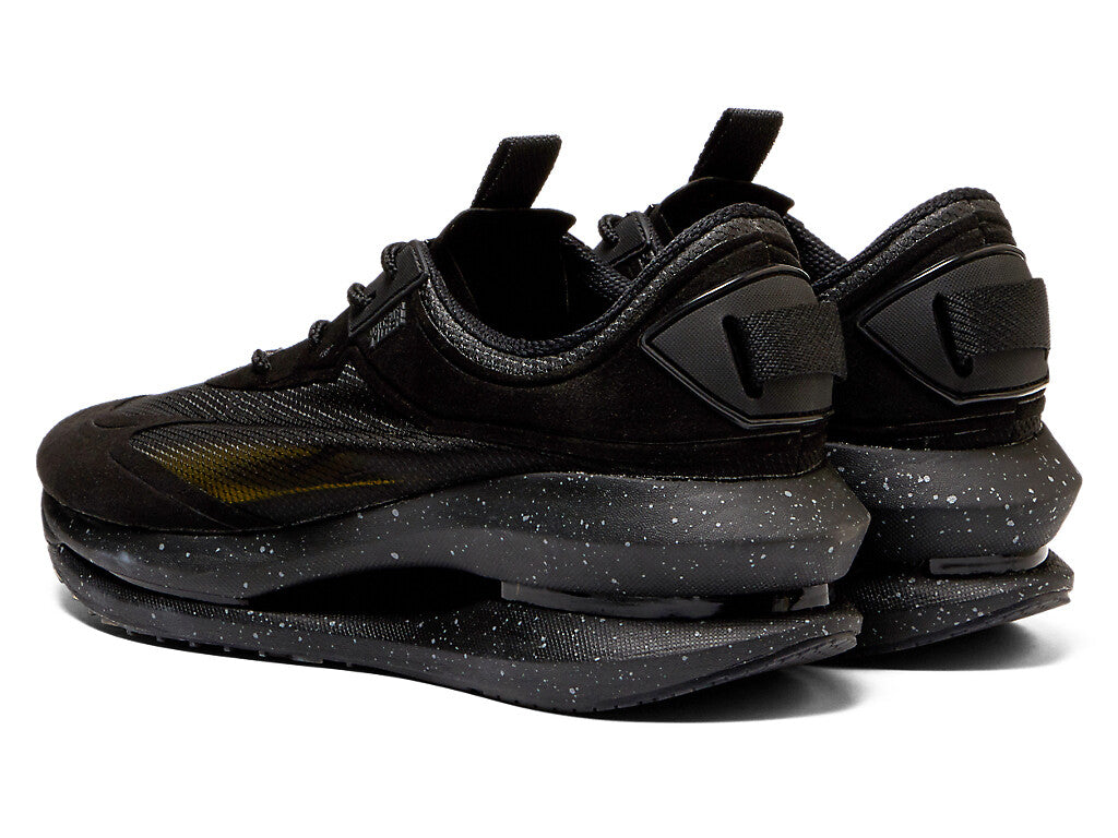 1183C149-001 Onitsuka Tiger Runger Black (Men's)