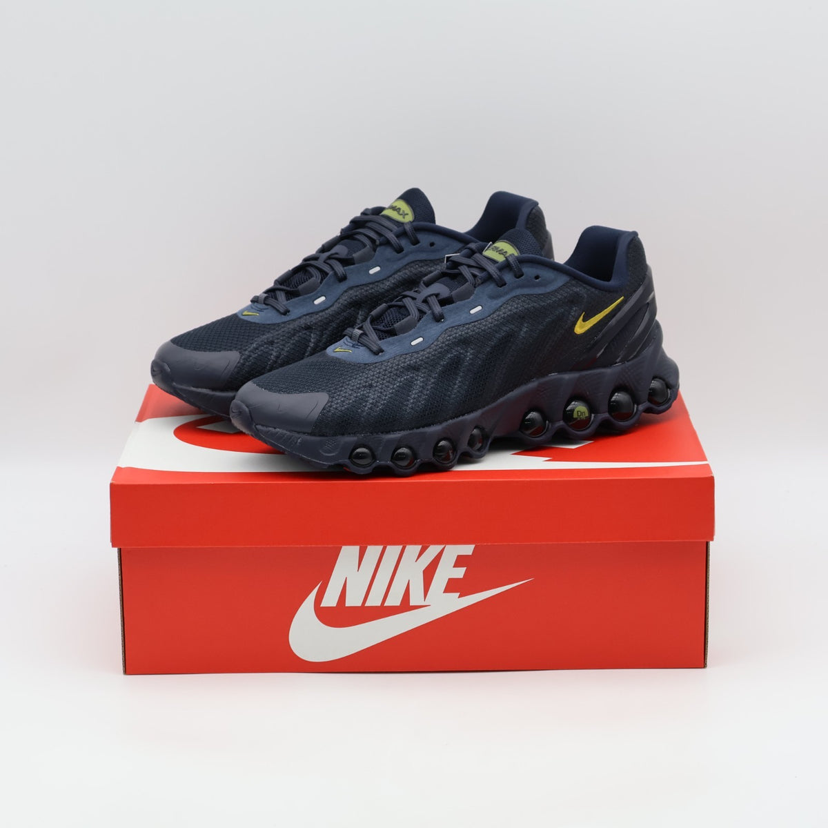 IO7846-400 Nike Air Max DN8 Dark Obsidian High Voltage (Men's)