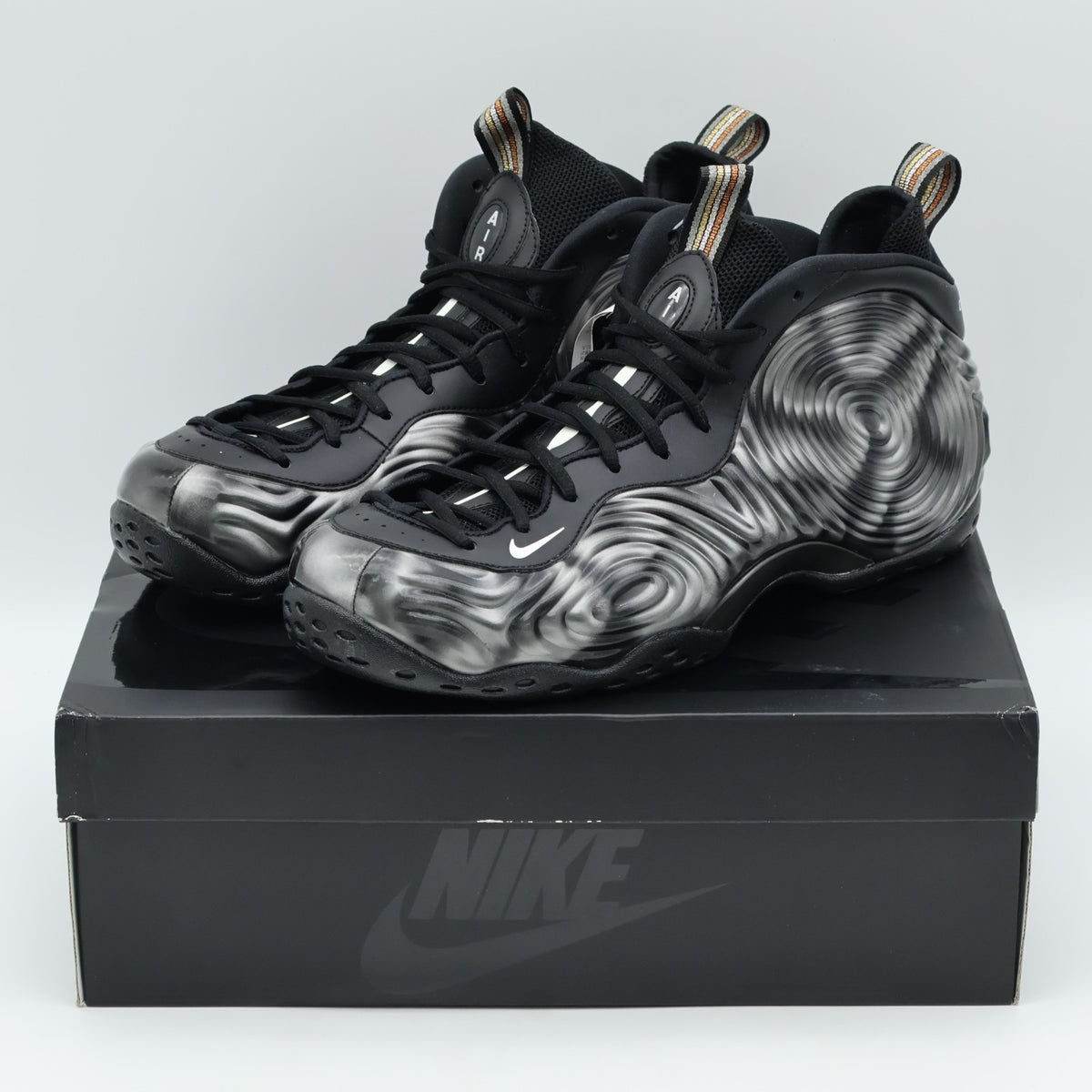 DJ7952-002 COMME des GARÃONS HOMME PLUS Nike Air Foamposite One Olympic (Men's)