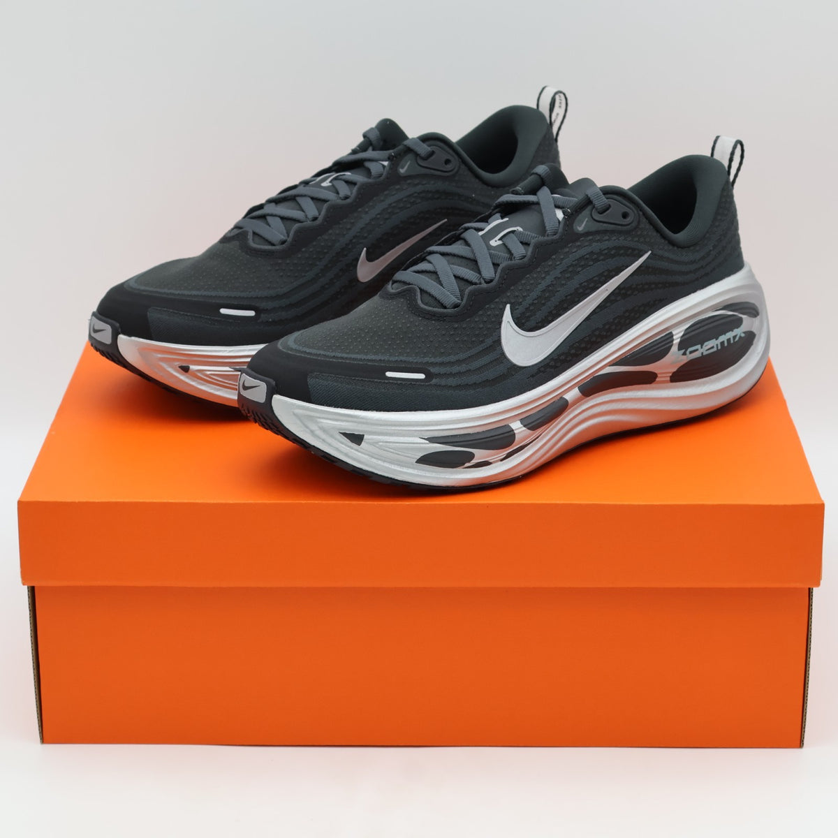 IM6011-060 Nike Vomero Plus Anthracite Cannon White Reflect Silver (Men's)