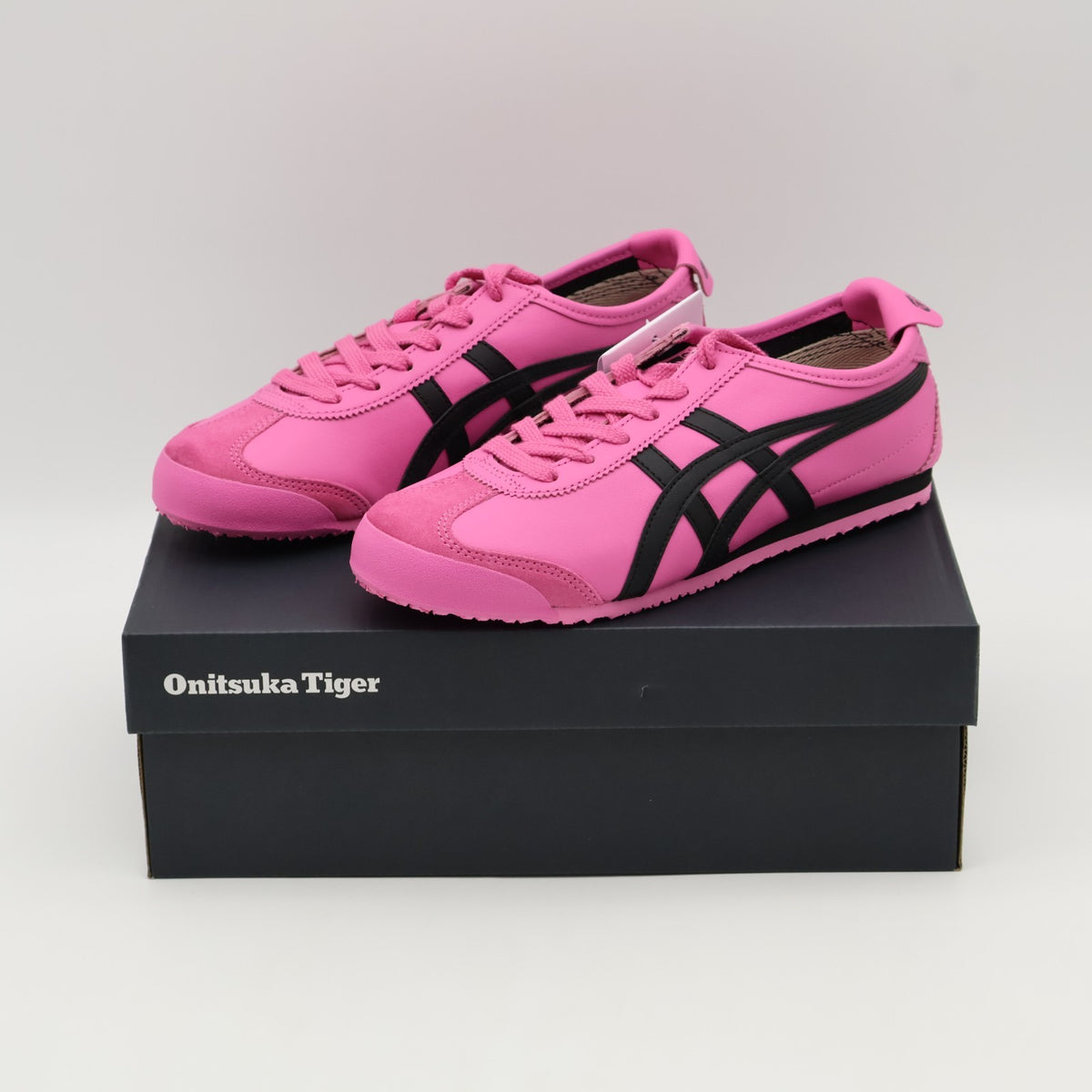 1183C102-701 Onitsuka Tiger MEXICO 66 DRAGON FRUIT BLACK (Men's)