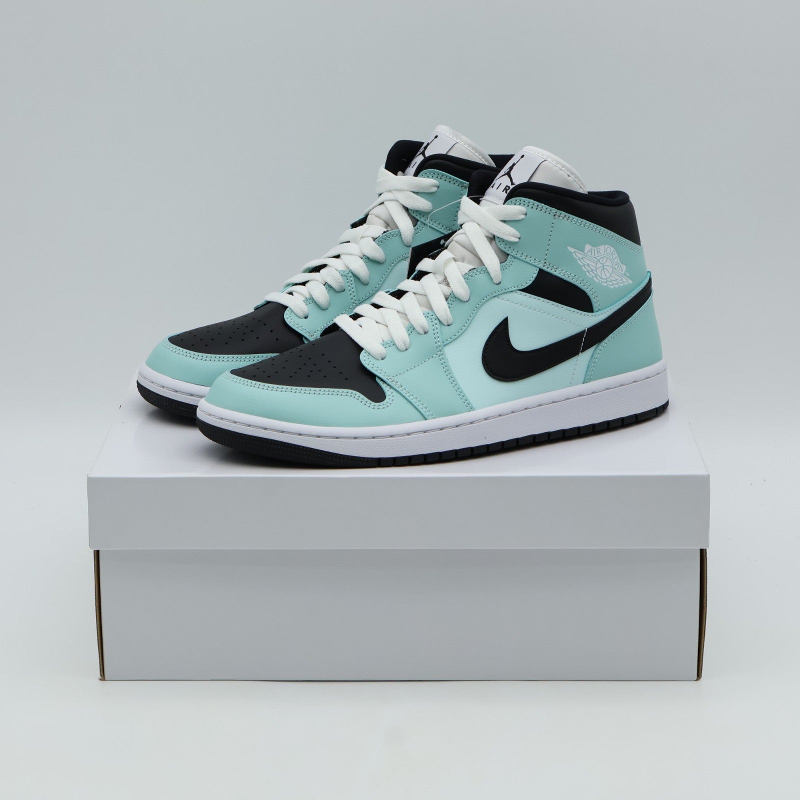 BQ6472-300 Nike Air Jordan 1 Mid "Aqua Blue" (Women's)