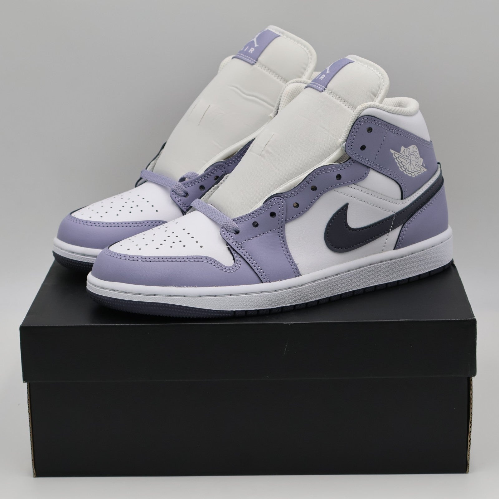 DQ8426-145 Nike Air Jordan 1 Mid Light Purple (Men's)