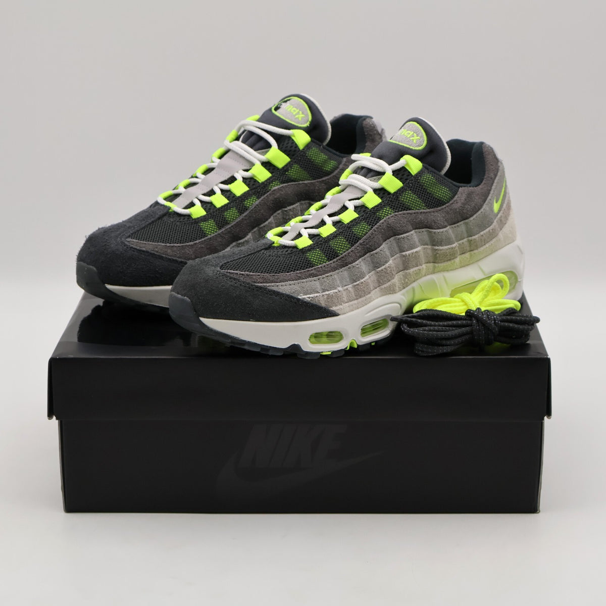 HM4738-001 MoMA Design Store Exclusive Nike Air Max 95 OG Reverse Neon (Men's)