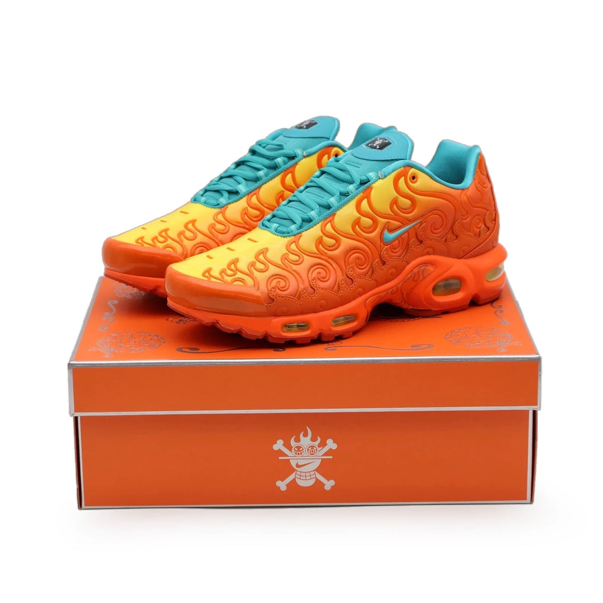 IW1283-800 One Piece à Nike Air Max Plus "Devil Fruits/Mera Mera" (Men's)
