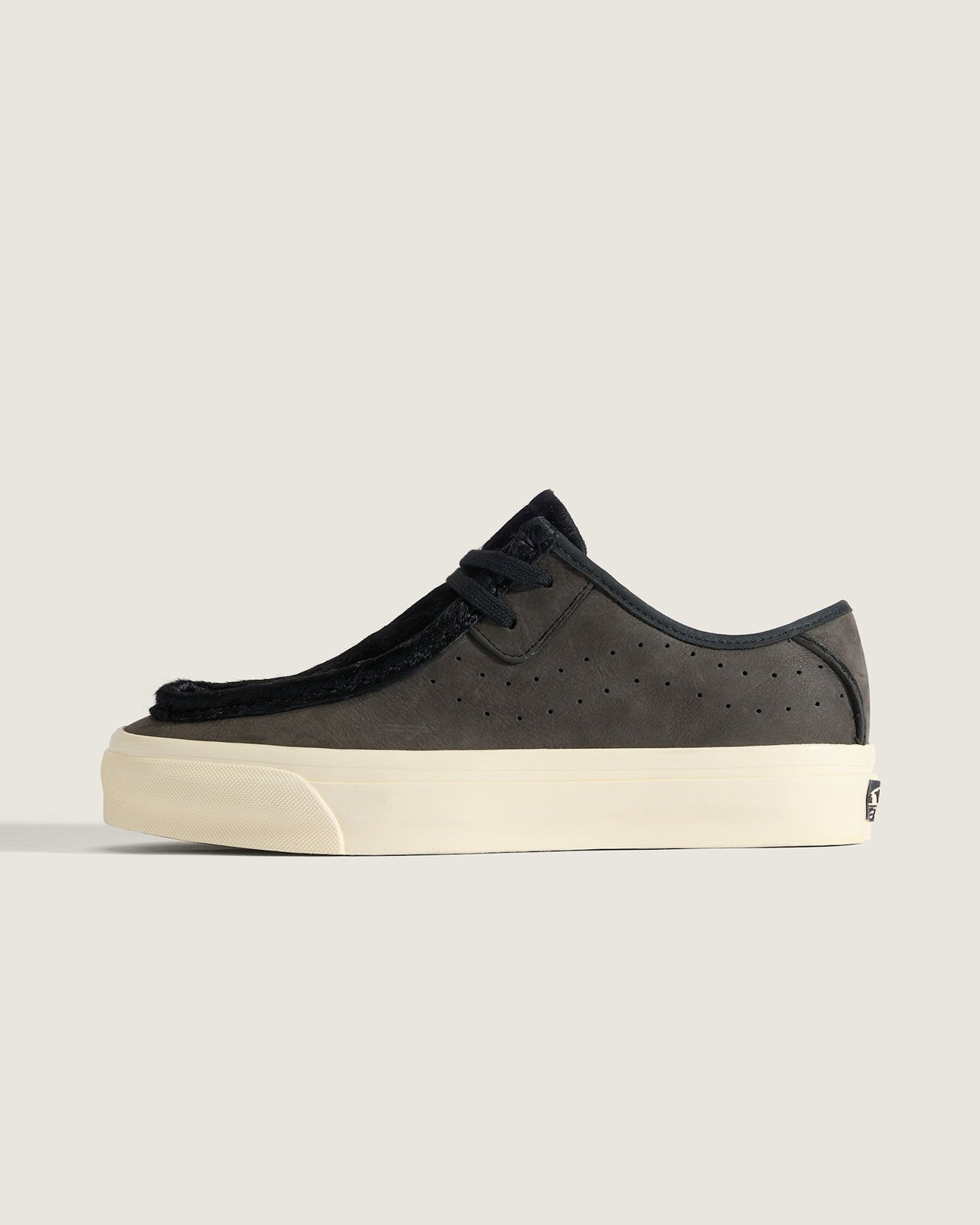 VN000Z3XGBA VN000Z3XGBA Vans Premium SF Moc Low Pony Hair Black (Men's)