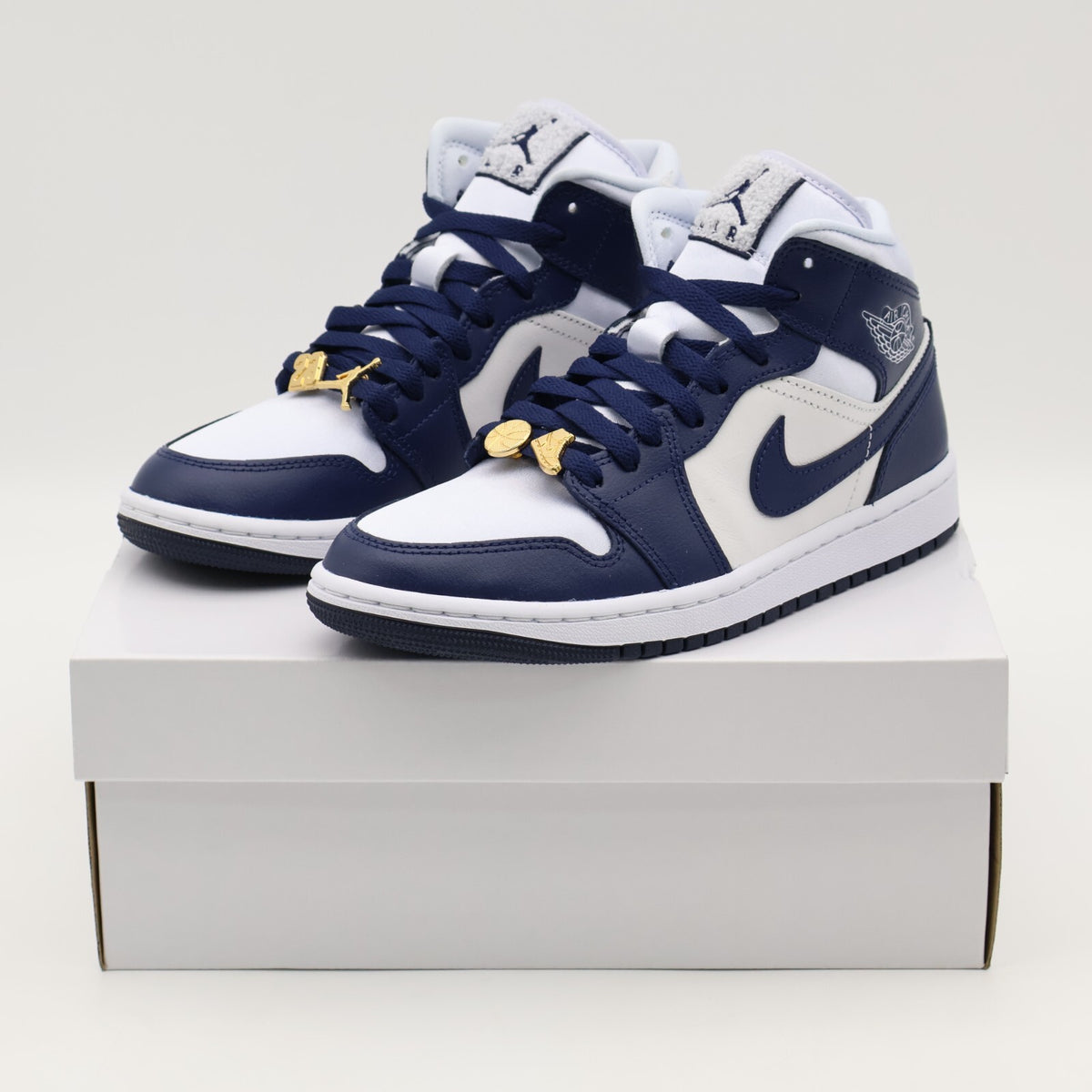 FZ8777-044 Nike Air Jordan 1 Mid Football Grey Mid Night Navy (Women's)