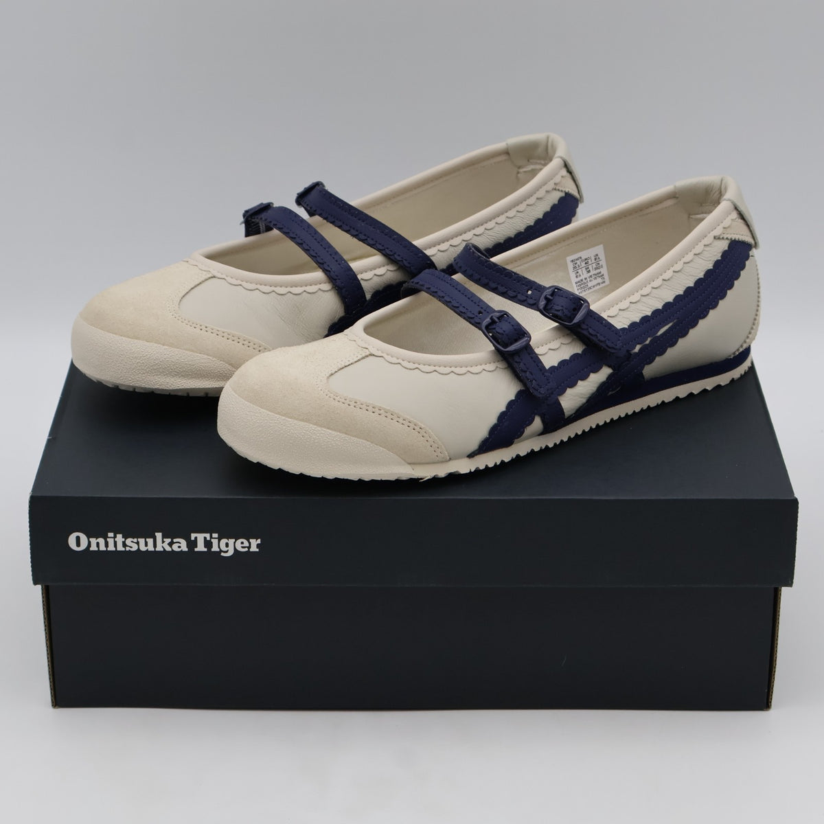 1182A678-200 Onitsuka Tiger Mexico 66 TGRS Birch Peacoat (Women's)