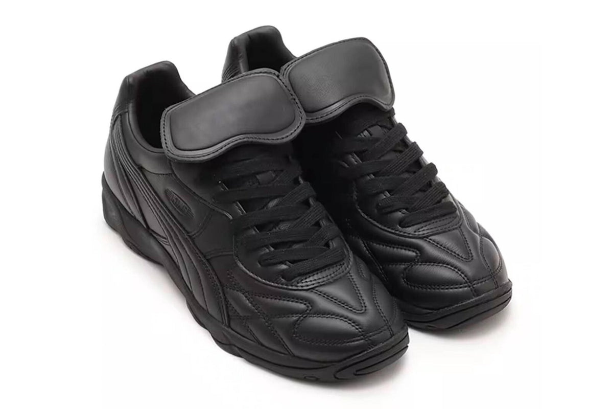 404083-01 Lack of Guidance à Puma King Indoor Triple Black (Men's)