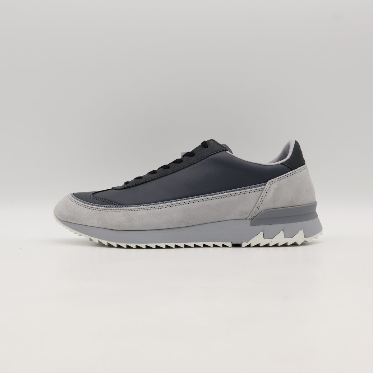 1183C385-021 Onitsuka Tiger Hsinti Carrier Grey (Men's)