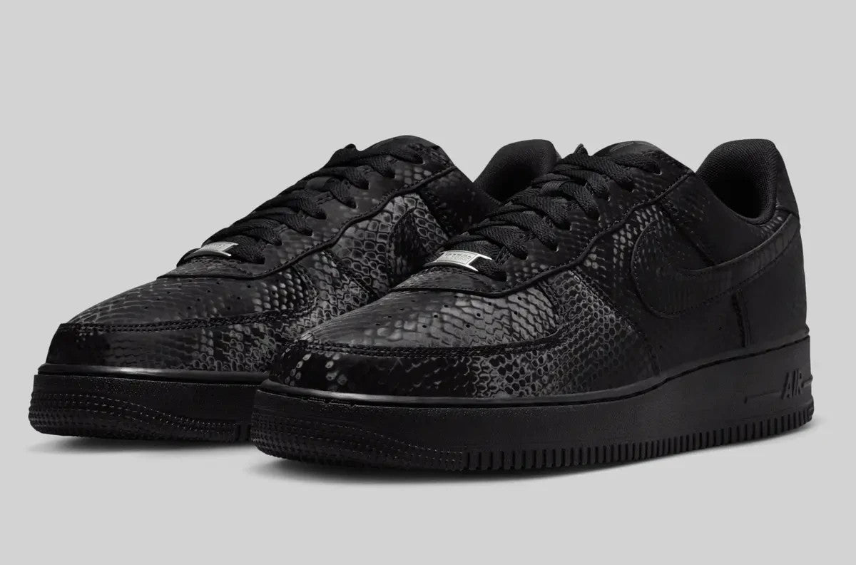 IB0018-003 Kobe Bryant à Nike Air Force 1 Low Triple Black (Men's)
