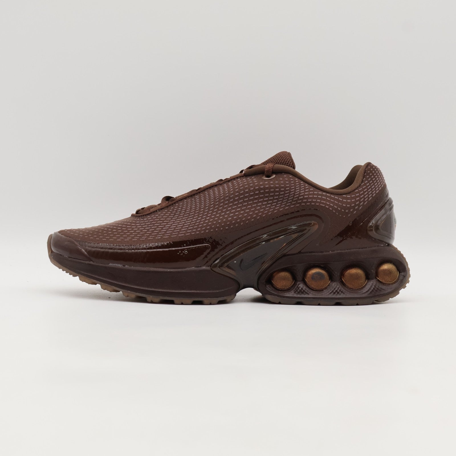 HQ3837-200 Isamaya Ffrench à Nike Air Max DN Chocolate Brown (Women's)