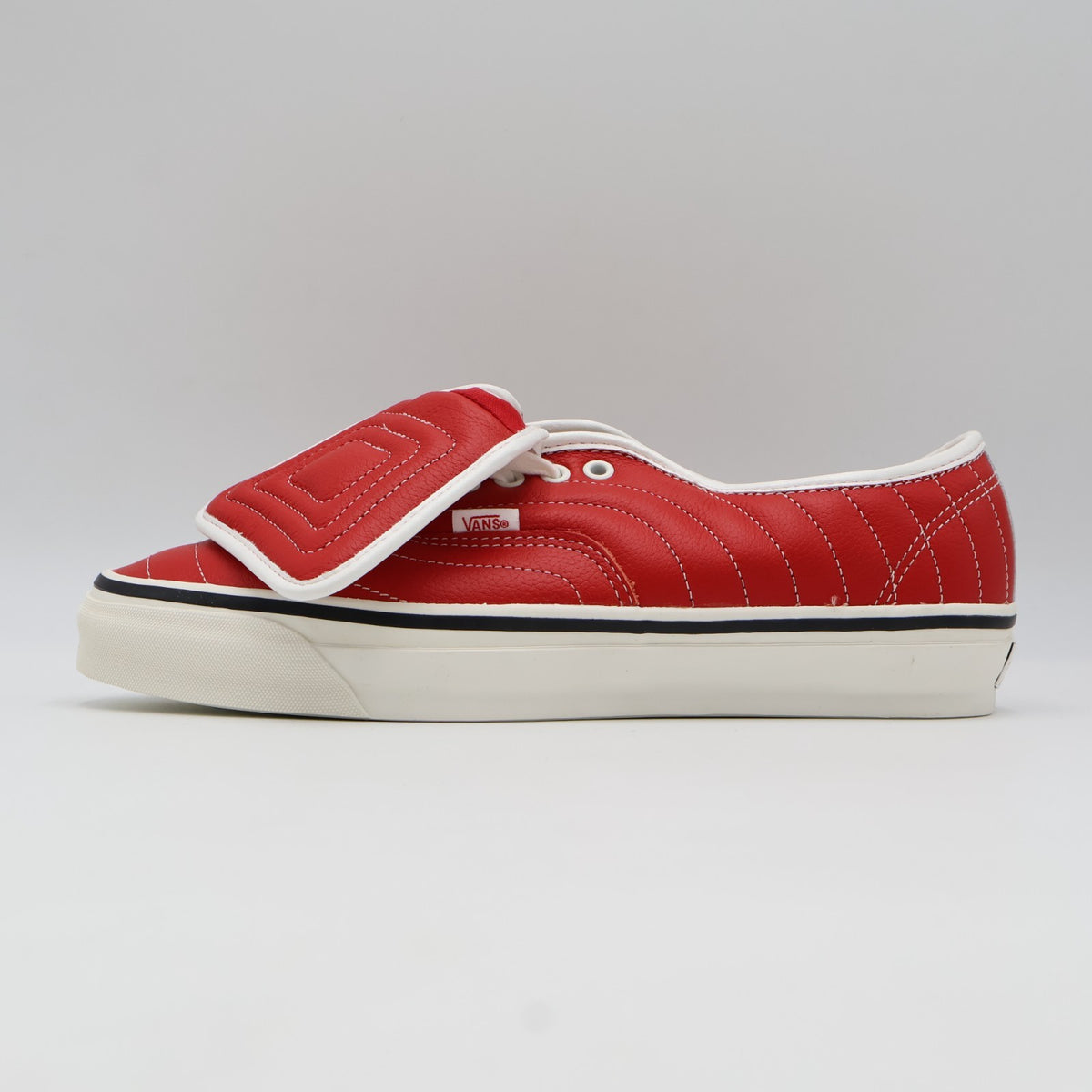 VN000Z9QIZQ Vans Premium Authentic 44 EXT "Copa Racing Red"