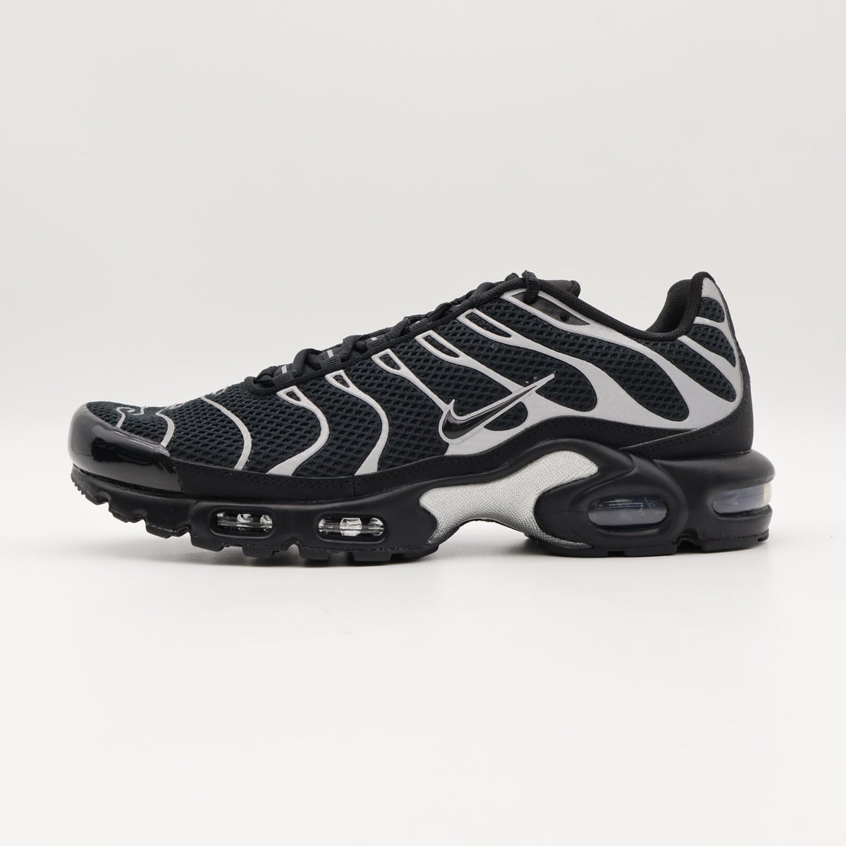 HQ3029-001 Nike Air Max Plus Black Reflective Silver (Men's)