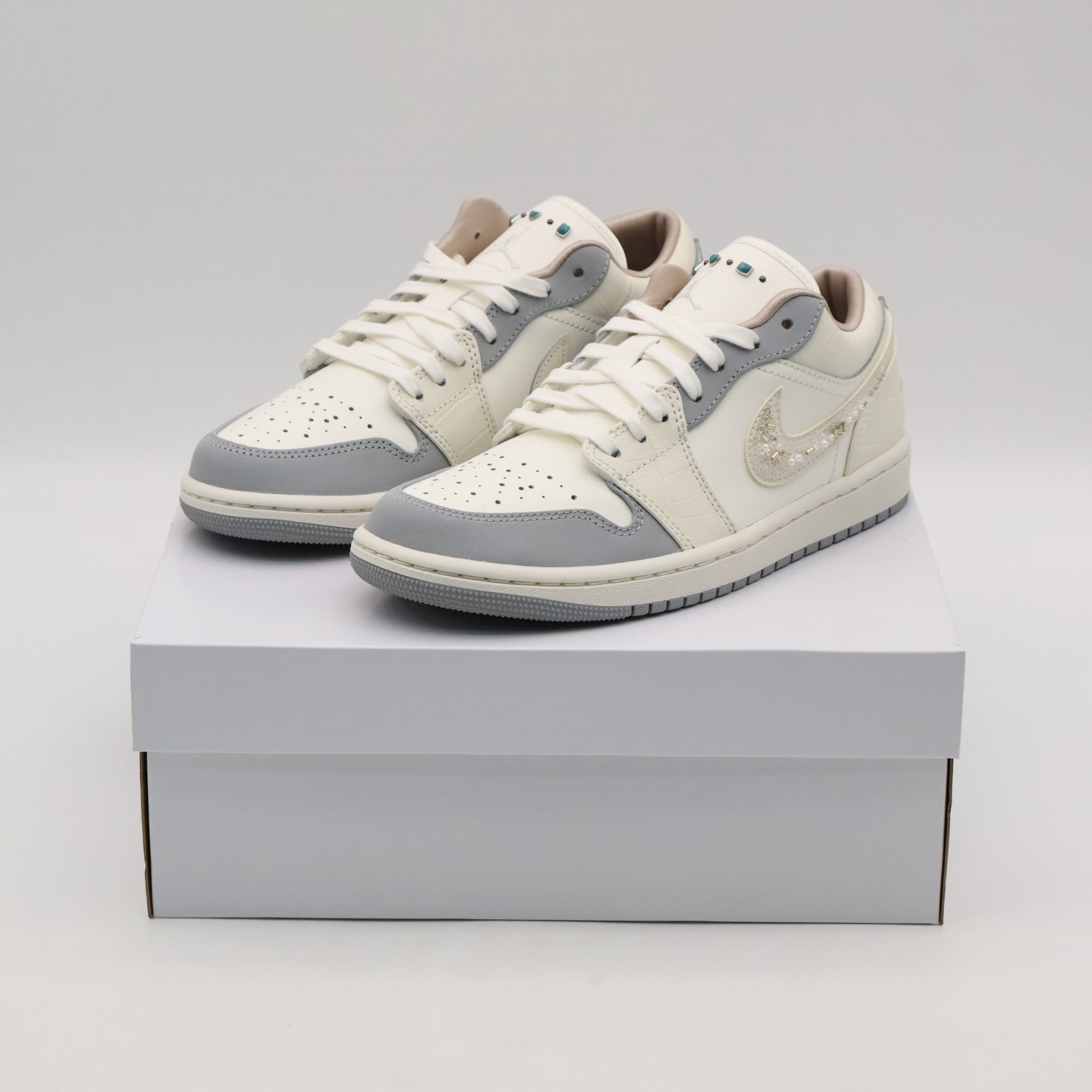 IH7323-100 Nike Air Jordan 1 Low Turquoise Gemstones (Women's)