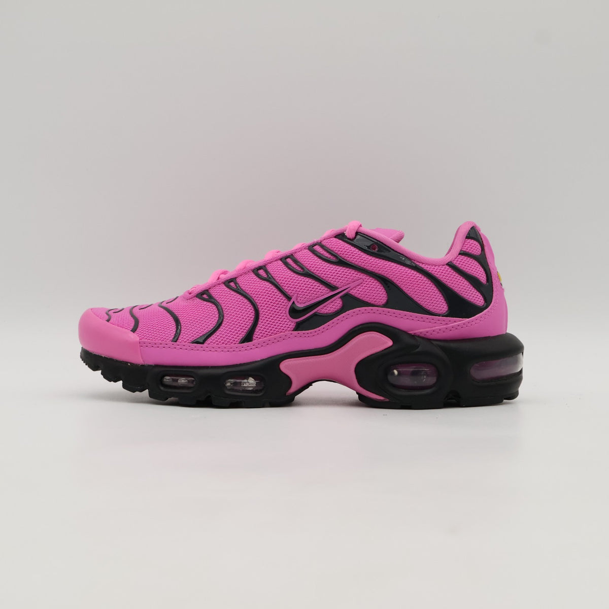 HJ9743-601 Nike Air Max Plus Black Pink (Women's)