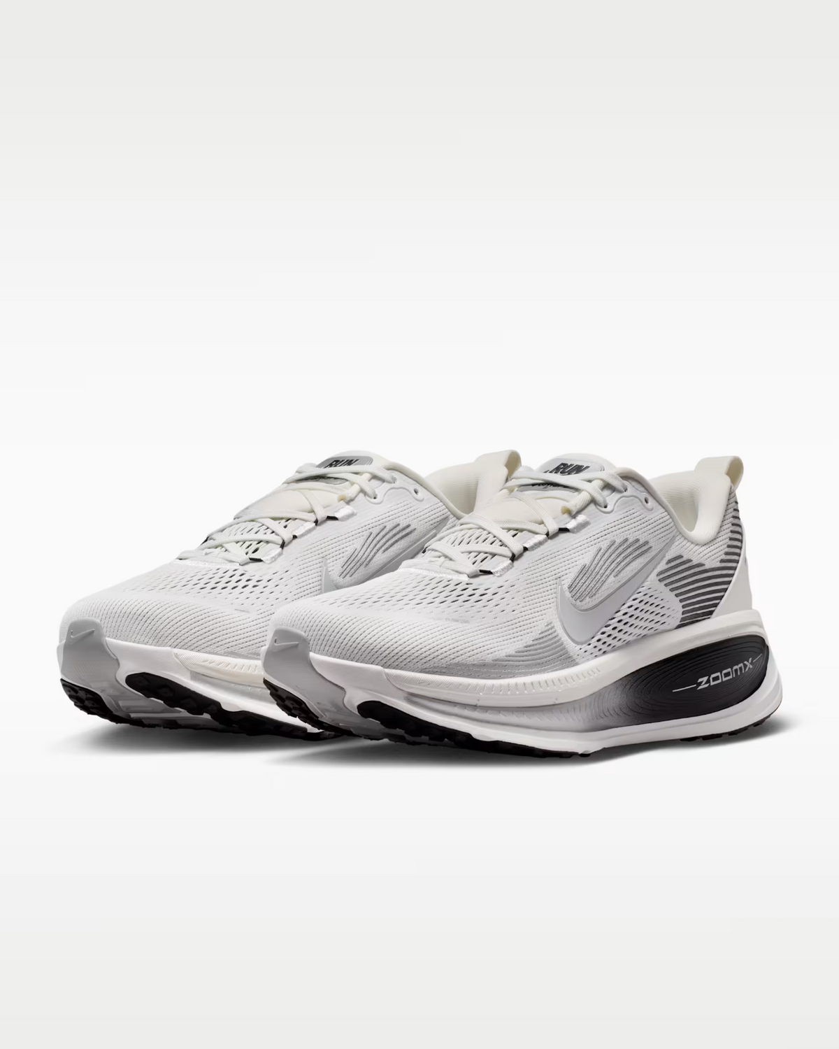 II7189-100 Nike Vomero 18 "Summit White/Black" (Men's)