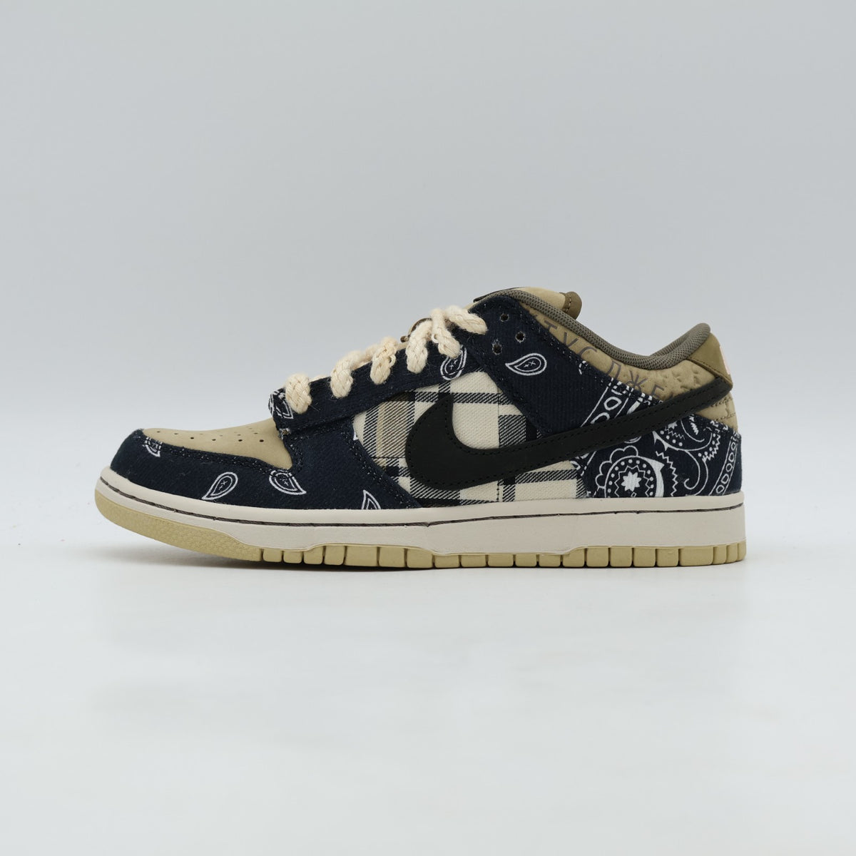 CT5053-001-SP-BOX Travis Scott à Nike SB Dunk Low (Special Box) (Men's)