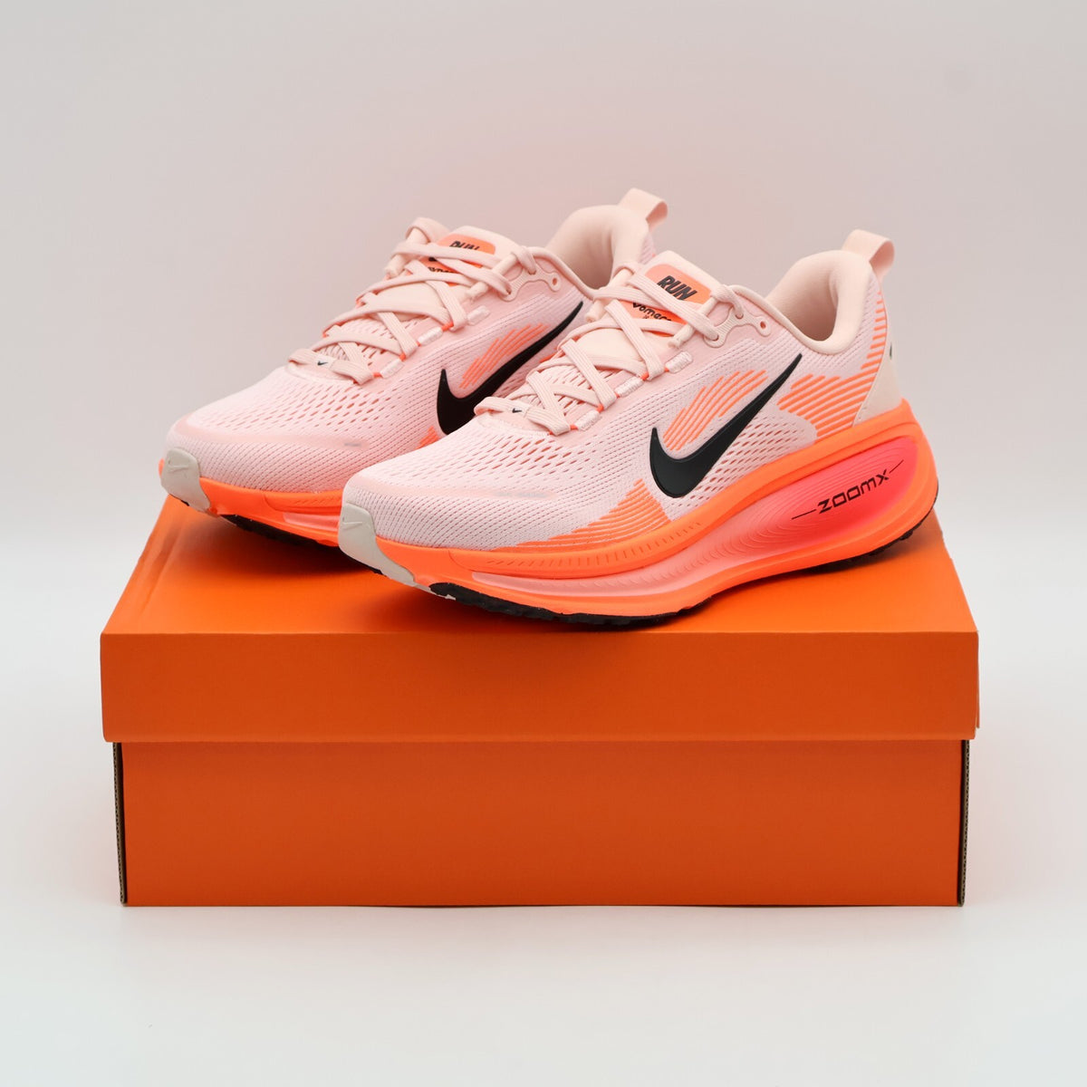 HM6804-600 Nike Vomero 18 Atmosphere Black Bright Crimson (Women's)