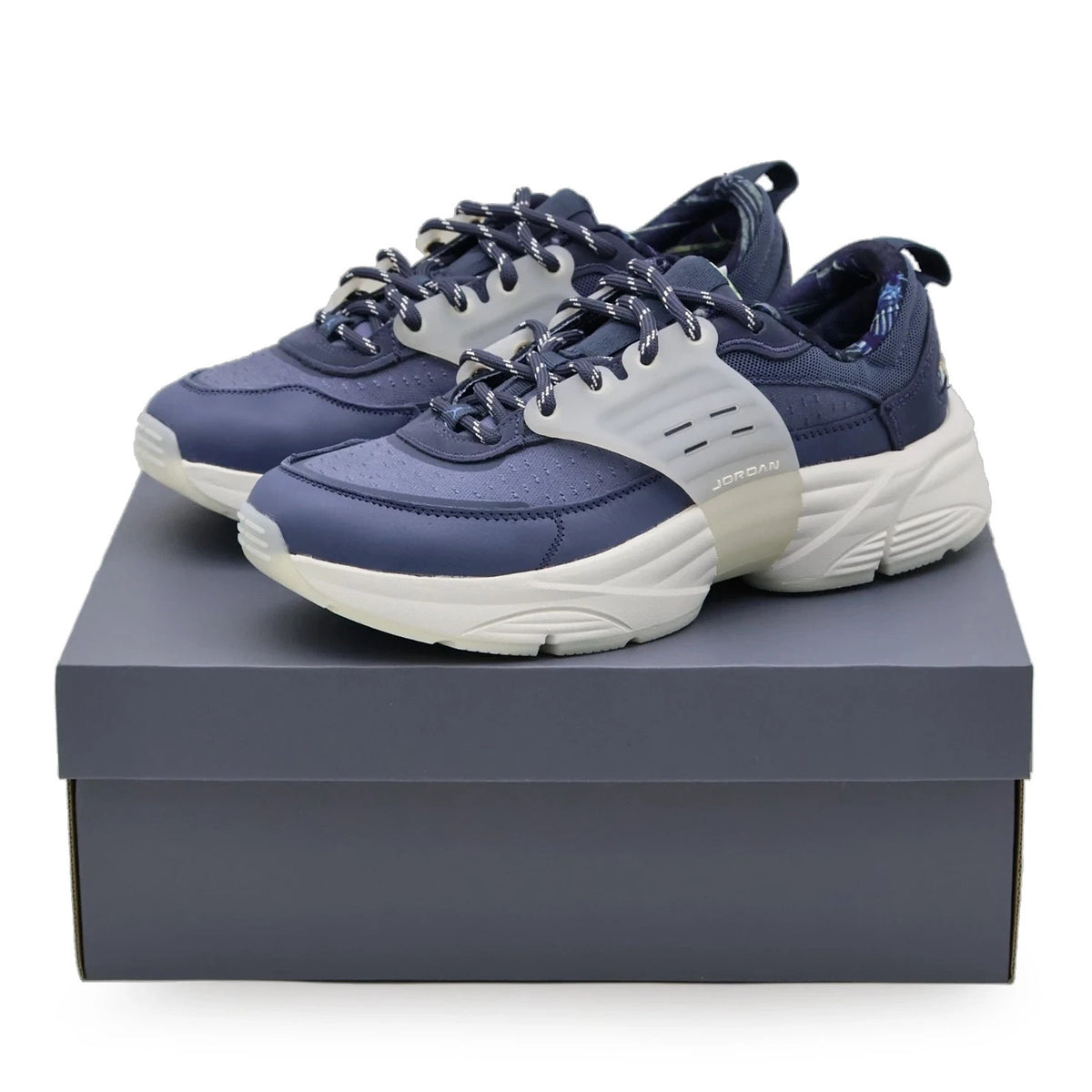 IR7254-499 Nike Jordan Trunner O/S Diffused Blue (Men's)