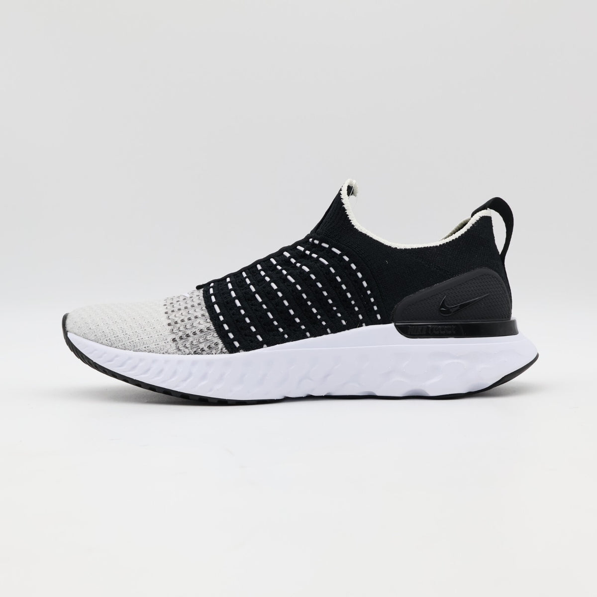 CJ0280-001 Nike React Phantom Run Flyknit 2 Black White ( Women's)