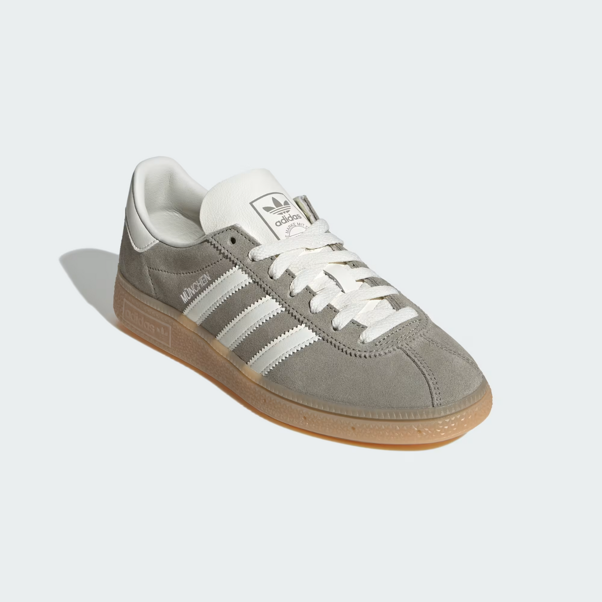 JS3990 adidas Originals Munchen Silver Pebble Off White Silver Metallic (Men's)