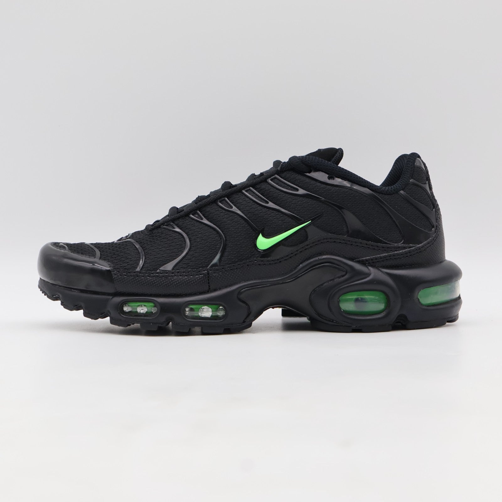 DM0032-024 Nike Air Max Plus Green Strike (Men's)