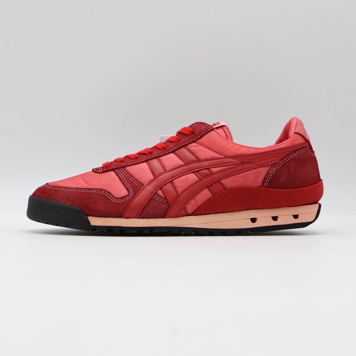 1183C588-600 Onitsuka Tiger NIPPON MADE Ultimate 81 NM Classic Red (Men's)